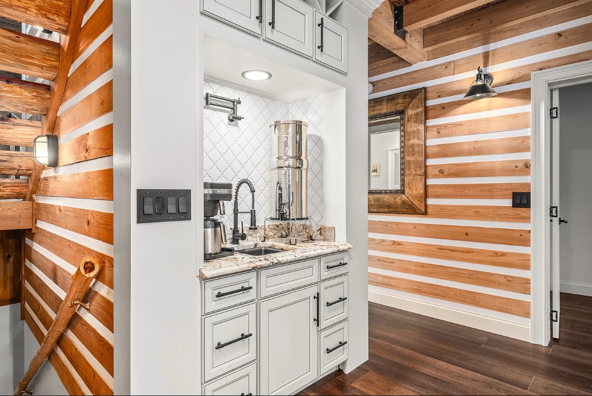 Log Cabin